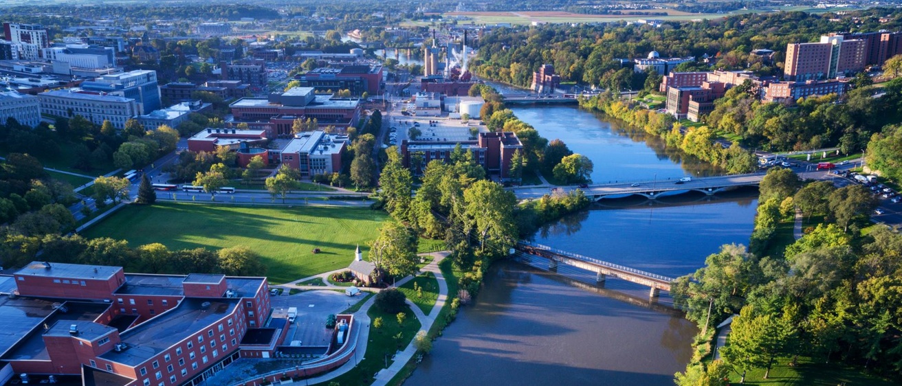 campus image with Iowa River centered